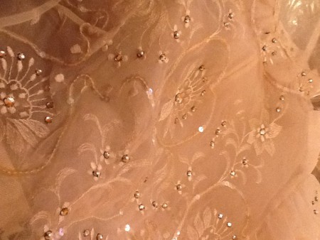 Ricamo su abito da sposa